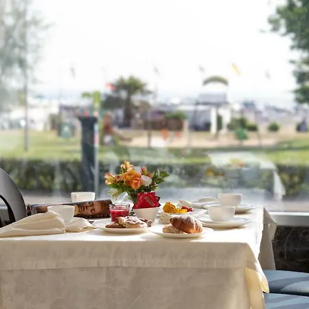 Hotel Vistamare Hotell 3*