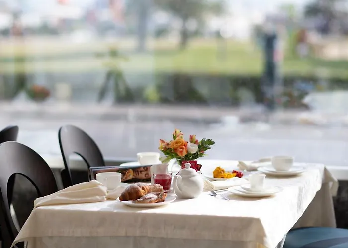 מלון Vistamare 3*